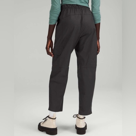 Lululemon Light Utilitech Cargo Pocket High-Rise Pant
Graphite Grey - Picture 3 of 10